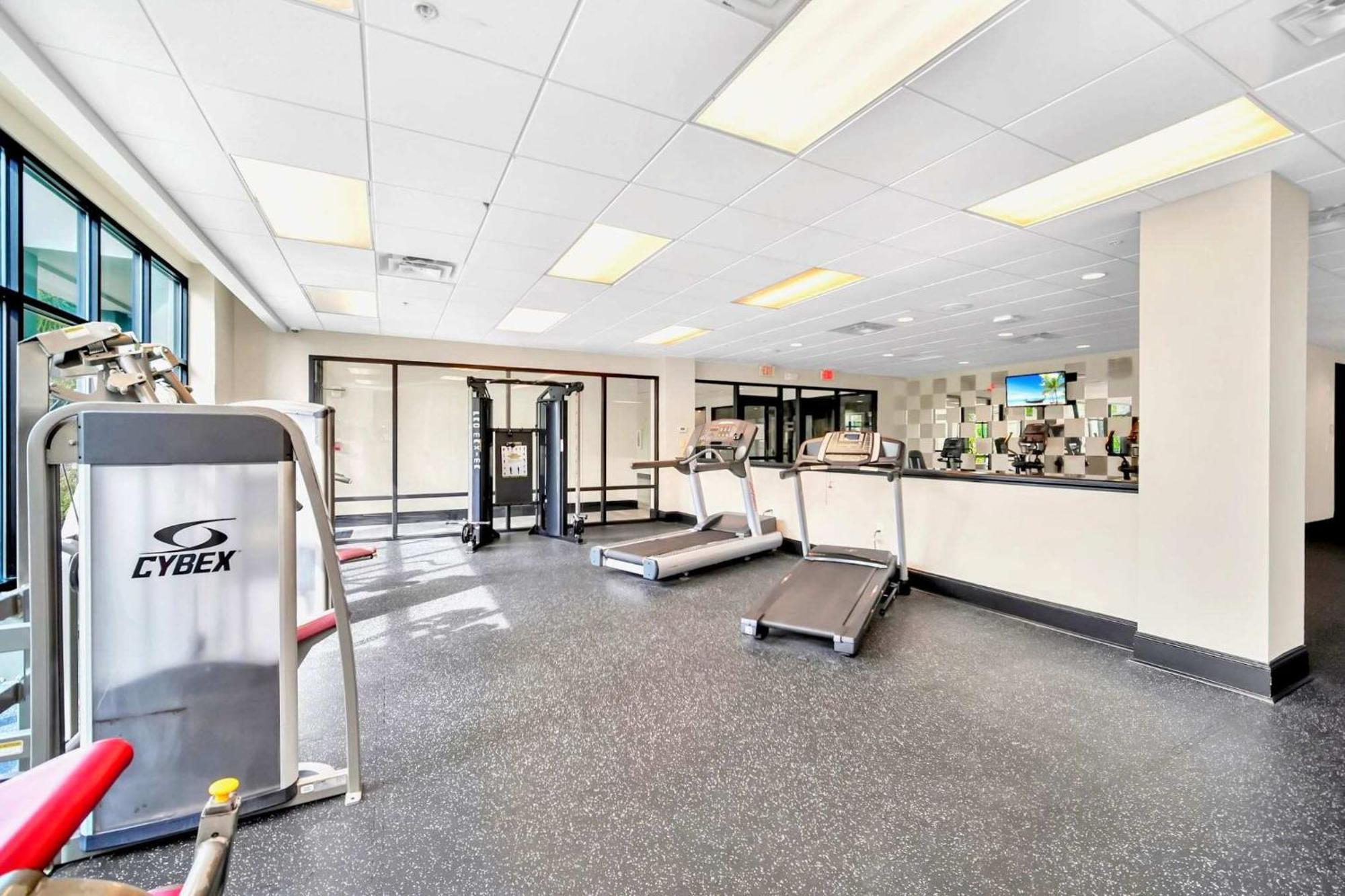 Upscale 3br W Pool And Hot Tub - Near Ferienhaus *