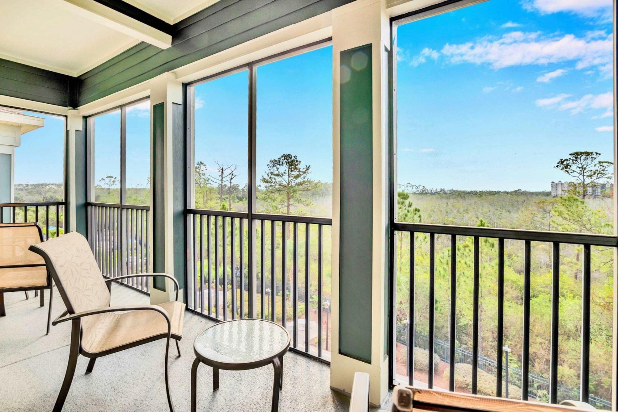 Holiday home Upscale 3br W Pool And Hot Tub - Near